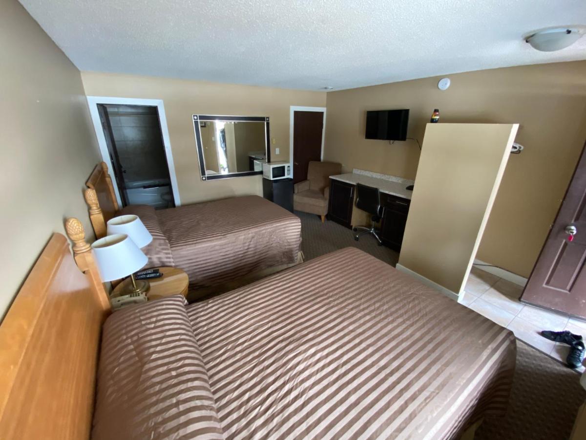 Twin Creeks Motel Lumby Eksteriør bilde