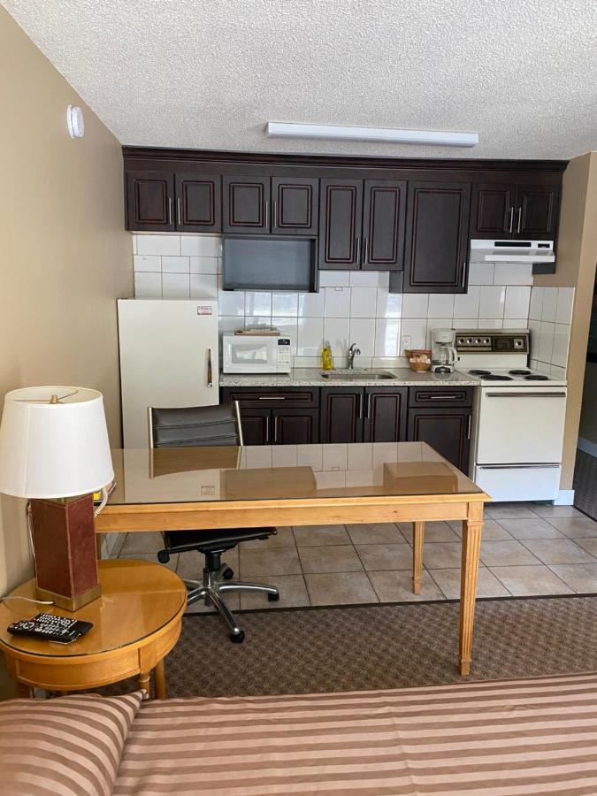 Twin Creeks Motel Lumby Eksteriør bilde